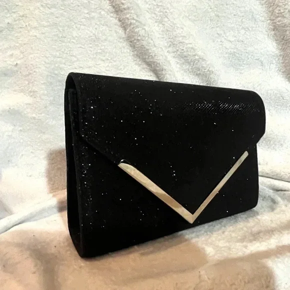 Clutch - Picture 2 of 7